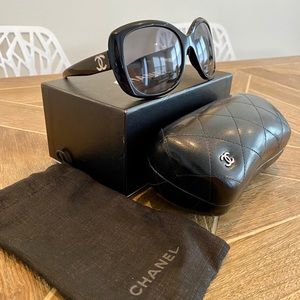 CHANEL Polarized Sunglasses